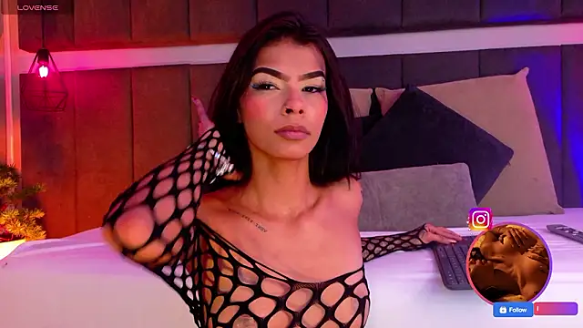 luna blannco online show from March 13, 1:18 pm