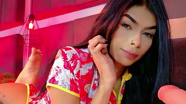 luna blannco online show from April 10, 11:15 am