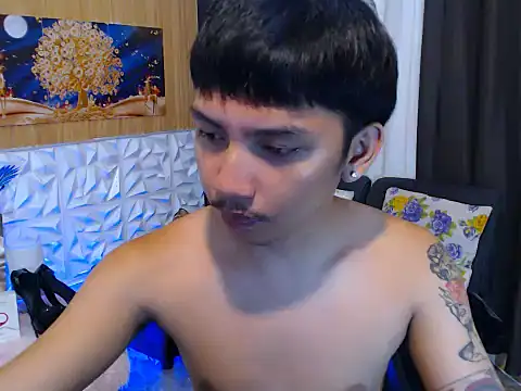 Snapshot of dylan_hardfucker chatting on December 17, 11:11 pm dylan hardfucker online show from December 17, 11:11 pm