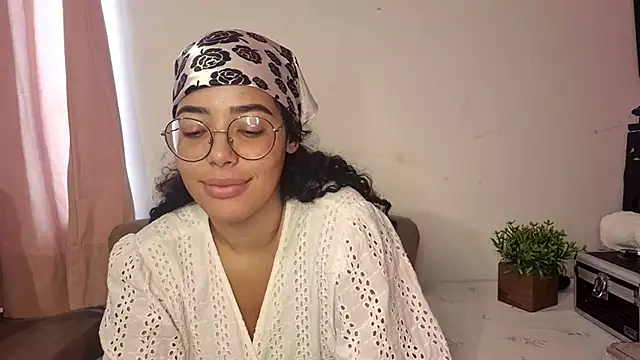 BeckiLacek online show from January 16, 12:53 pm