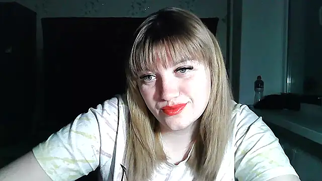 swett girll online show from April 7, 8:20 pm