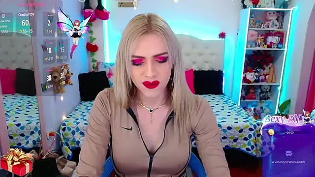 Snapshot of golden_girl01 chatting on December 10, 5:55 pm golden girl01 online show from December 10, 5:55 pm