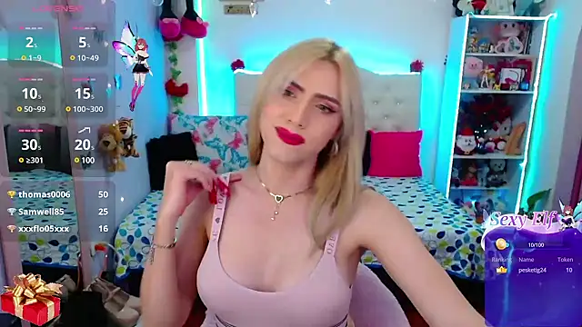 Snapshot of golden_girl01 chatting on December 23, 10:55 pm golden girl01 online show from December 23, 10:55 pm