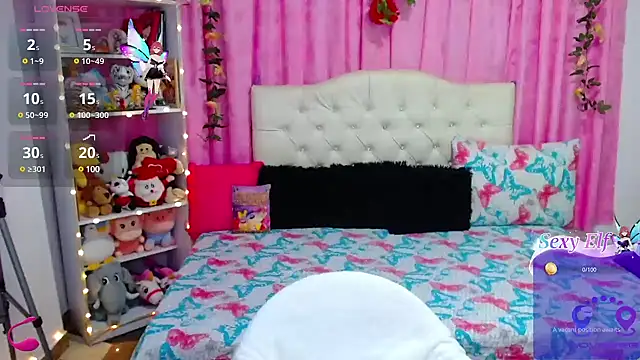 Snapshot of golden_girl01 chatting on January 24, 9:47 pm golden girl01 online show from January 24, 9:47 pm