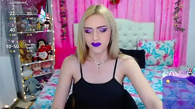 Snapshot of golden_girl01 chatting on February 15, 7:17 pm golden girl01 online show from February 15, 7:17 pm