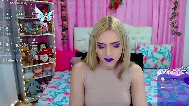 Snapshot of golden_girl01 chatting on February 15, 10:21 pm golden girl01 online show from February 15, 10:21 pm