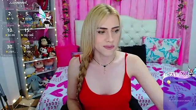 Snapshot of golden_girl01 chatting on February 20, 6:02 pm golden girl01 online show from February 20, 6:02 pm