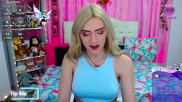 Snapshot of golden_girl01 chatting on March 13, 8:43 pm golden girl01 online show from March 13, 8:43 pm