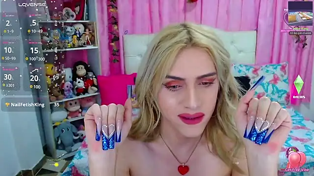 Snapshot of golden_girl01 chatting on March 22, 9:53 pm golden girl01 online show from March 22, 9:53 pm