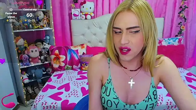 Snapshot of golden_girl01 chatting on September 22, 8:44 pm golden girl01 online show from September 22, 8:44 pm