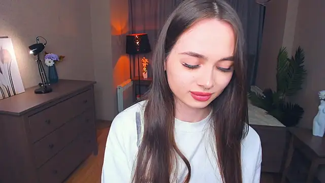 YvonneRobes online show from February 6, 7:17 pm