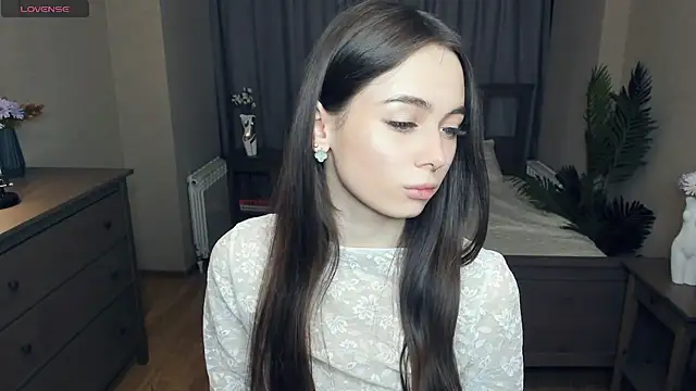 YvonneRobes online show from February 23, 7:33 pm