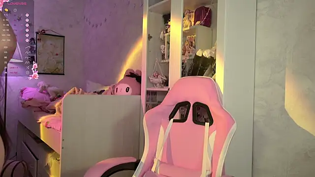 MiraJades online show from April 28, 2:27 am