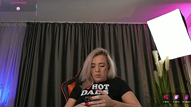 Snapshot of creampussyy chatting on February 27, 7:47 pm creampussyy online show from February 27, 7:47 pm