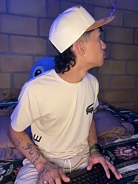 Glen connor 11 online show from March 30, 10:00 pm