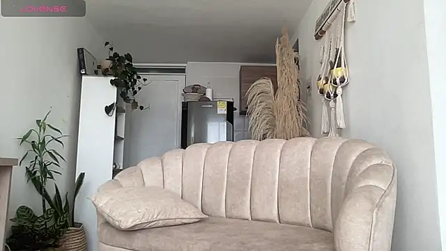 Snapshot of isa_fox_23 chatting on June 21, 1:13 pm isa fox 23 online show from June 21, 1:13 pm