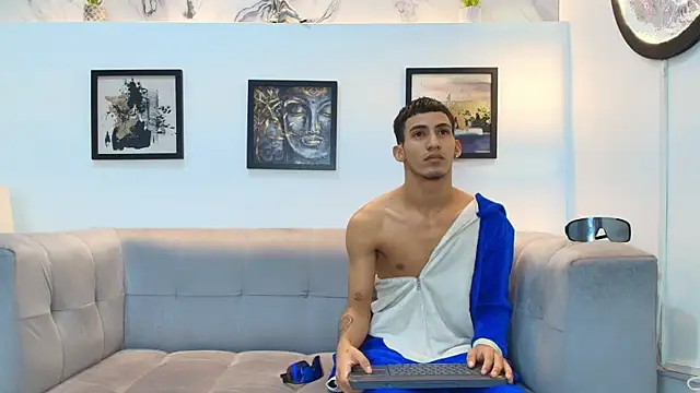 Snapshot of DIAMOND_BLACKS chatting on January 7, 7:22 am DIAMOND BLACKS online show from January 7, 7:22 am