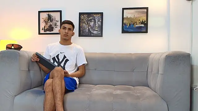 Snapshot of DIAMOND_BLACKS chatting on January 14, 7:14 am DIAMOND BLACKS online show from January 14, 7:14 am