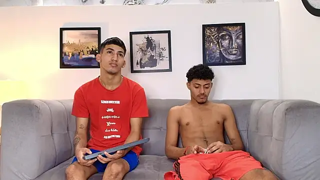 Snapshot of DIAMOND_BLACKS chatting on March 7, 7:38 am DIAMOND BLACKS online show from March 7, 7:38 am