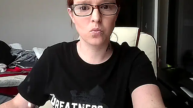 redremmi online show from February 26, 6:40 pm