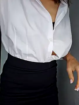 Lovebackground online show from October 14, 8:37 am