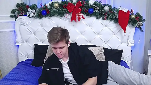 Snapshot of NickJohnas chatting on January 7, 5:10 am NickJohnas online show from January 7, 5:10 am