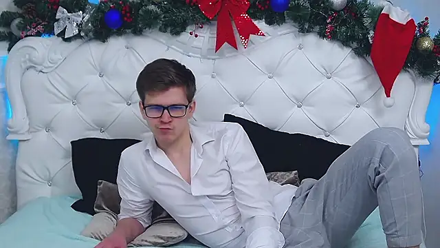 Snapshot of NickJohnas chatting on January 8, 3:53 am NickJohnas online show from January 8, 3:53 am