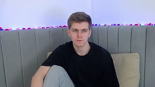 Snapshot of NickJohnas chatting on February 8, 12:30 pm NickJohnas online show from February 8, 12:30 pm