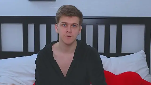 Snapshot of NickJohnas chatting on February 11, 11:15 am NickJohnas online show from February 11, 11:15 am