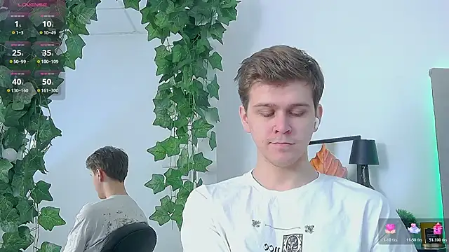 Snapshot of NickJohnas chatting on March 4, 3:56 am NickJohnas online show from March 4, 3:56 am