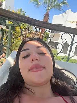 SilkyMira online show from April 28, 10:09 am