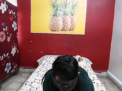 Lovelycouple25 online show from March 18, 7:22 am