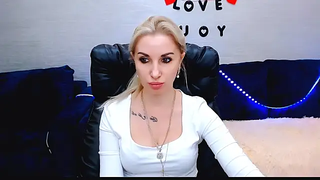 Hanna--Sweet online show from December 19, 10:33 am