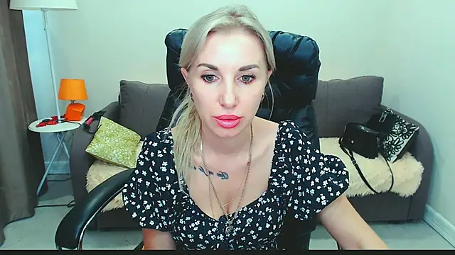 Hanna--Sweet online show from July 25, 11:19 am