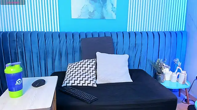 dahianeconnor online show from February 16, 11:50 am