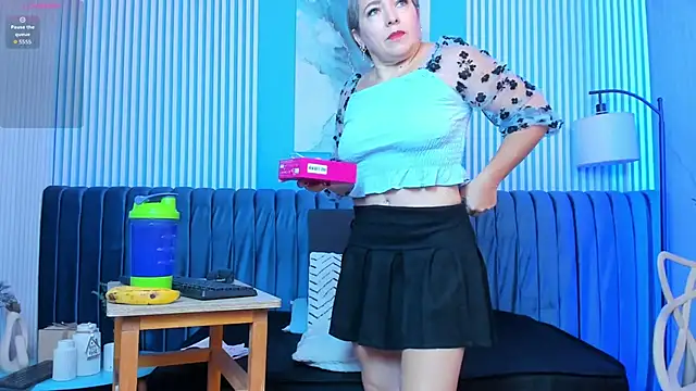 dahianeconnor online show from June 4, 11:49 am