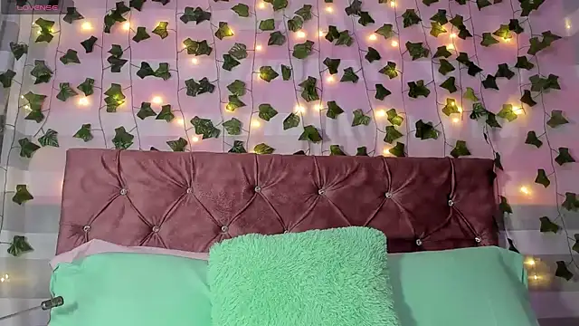 Ayla-marttinez online show from April 19, 12:33 am