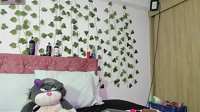 Ayla-marttinez online show from July 23, 12:24 am