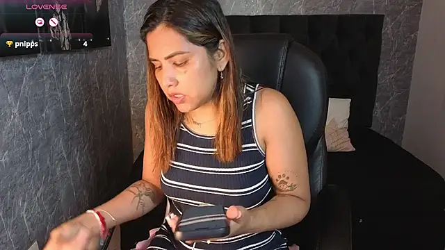 scarletbaker   online show from December 18, 3:40 pm