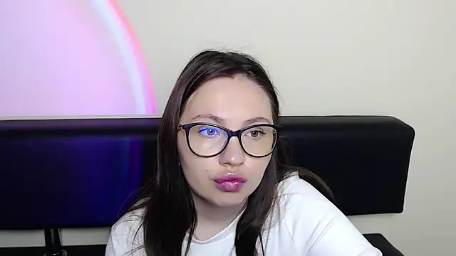 Snapshot of LiliaErmi chatting on June 16, 6:27 am LiliaErmi online show from June 16, 6:27 am