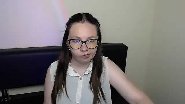 Snapshot of LiliaErmi chatting on June 24, 6:23 am LiliaErmi online show from June 24, 6:23 am
