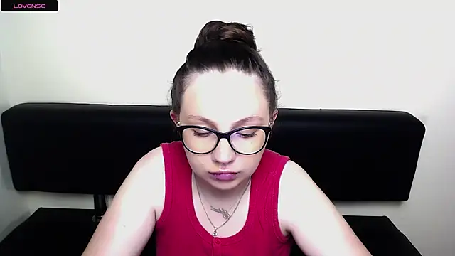 Snapshot of LiliaErmi chatting on June 26, 5:56 am LiliaErmi online show from June 26, 5:56 am