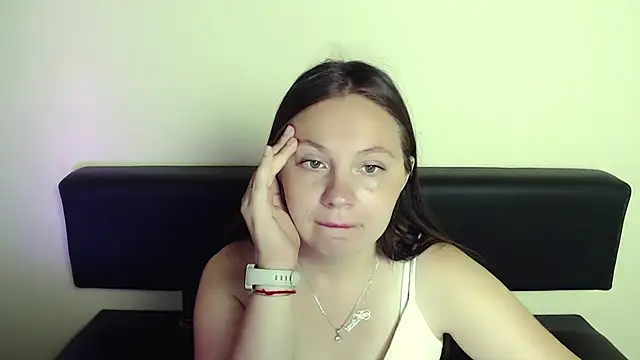 Snapshot of LiliaErmi chatting on August 6, 6:04 am LiliaErmi online show from August 6, 6:04 am