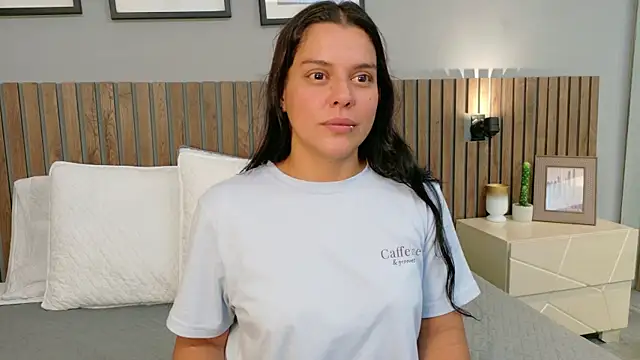 Mia Bellefort online show from April 21, 8:34 pm