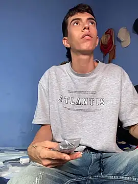 Juan Gomezz26 online show from February 2, 10:19 pm