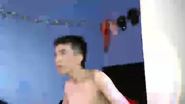 Snapshot of Juan_Gomezz26 chatting on June 27, 9:09 pm Juan Gomezz26 online show from June 27, 9:09 pm