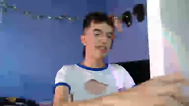 Snapshot of Juan_Gomezz26 chatting on July 13, 9:17 pm Juan Gomezz26 online show from July 13, 9:17 pm