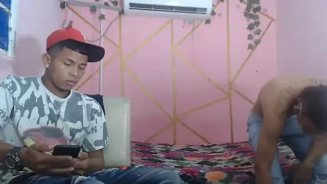 twobigscock23 online show from April 19, 2:00 am