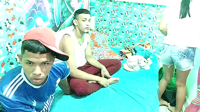 twobigscock23 online show from April 20, 12:46 am