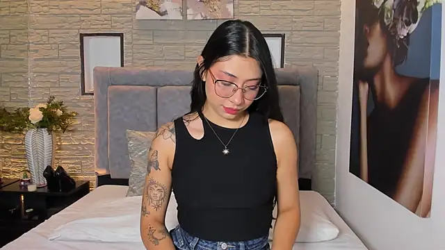 LanaRouse online show from January 6, 1:15 pm